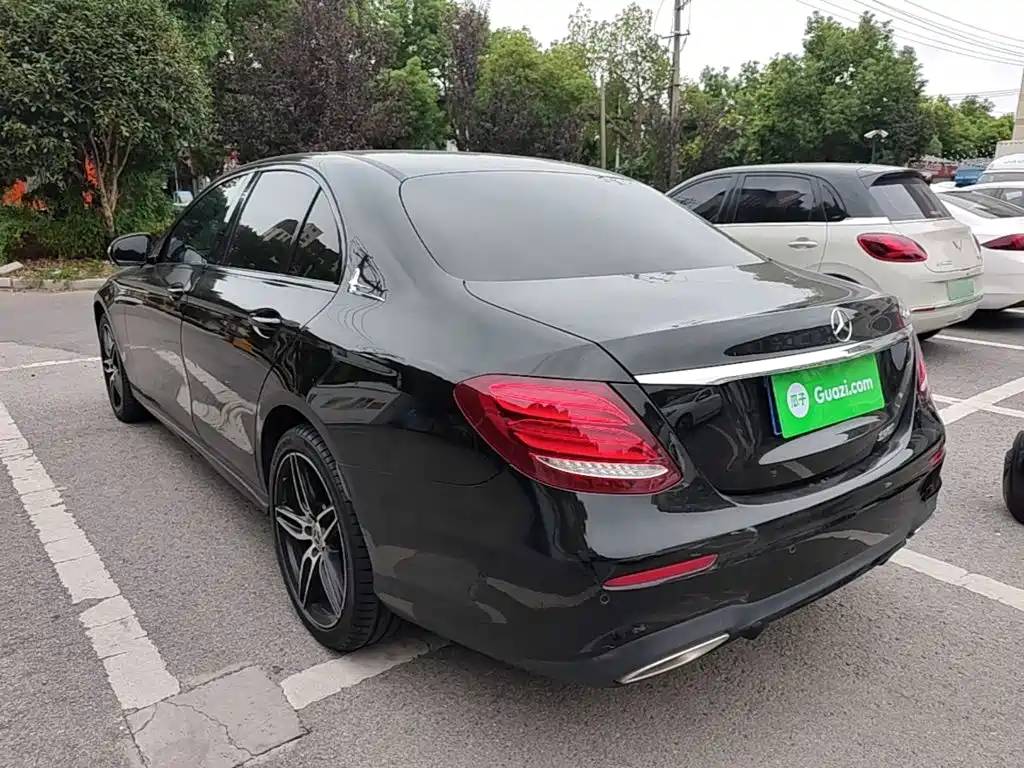 Mercedes-Benz E-Class — миниатюра 5