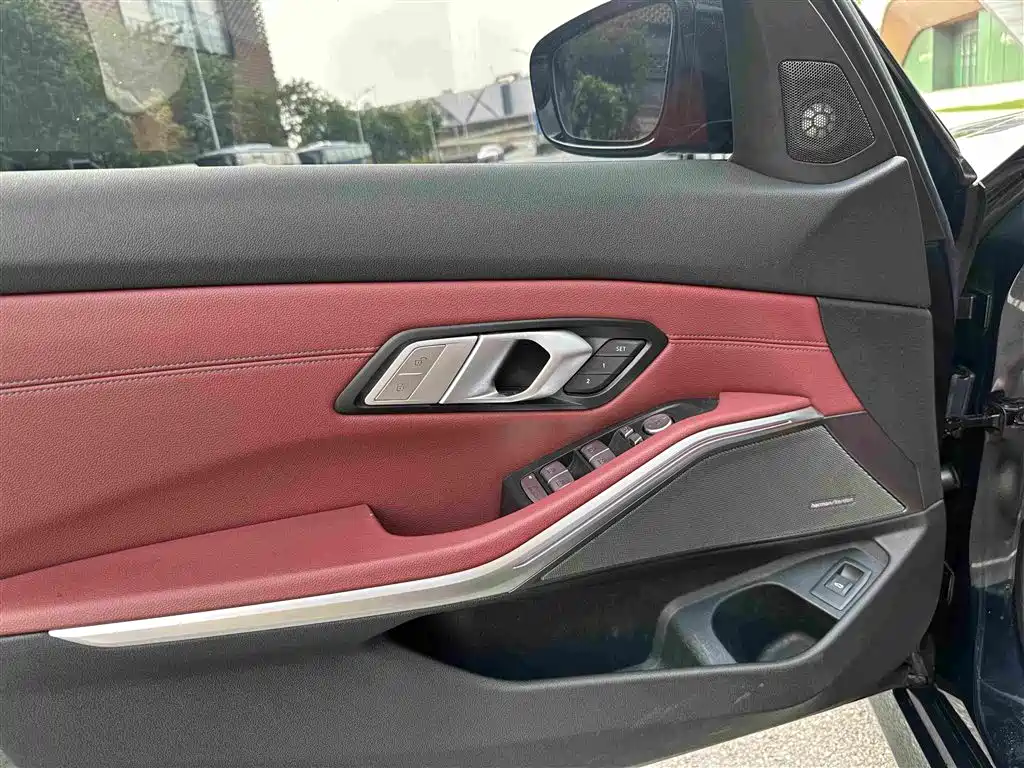 BMW 3 Series — миниатюра 17