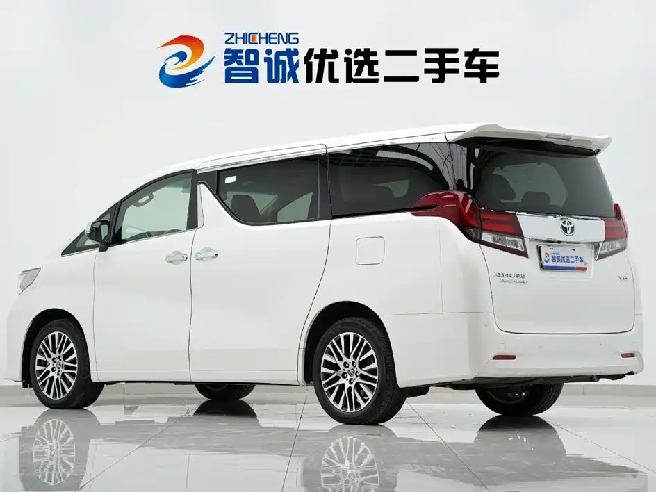 Toyota Alphard — миниатюра 42