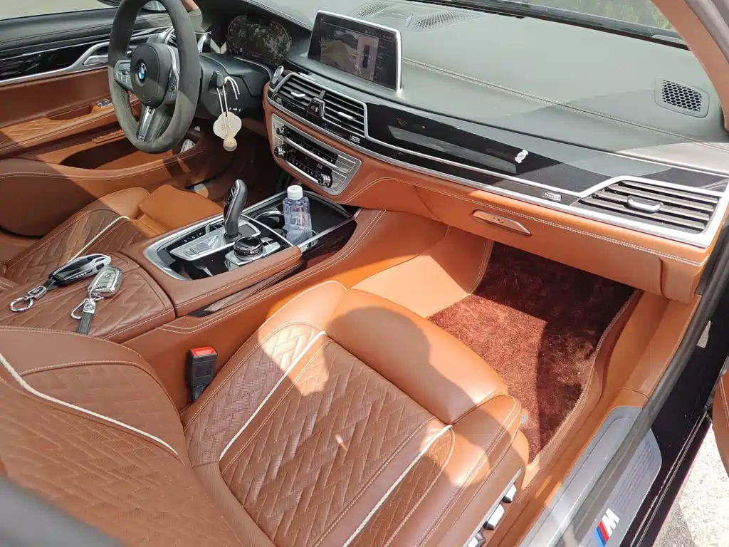 BMW 7 Series — миниатюра 15