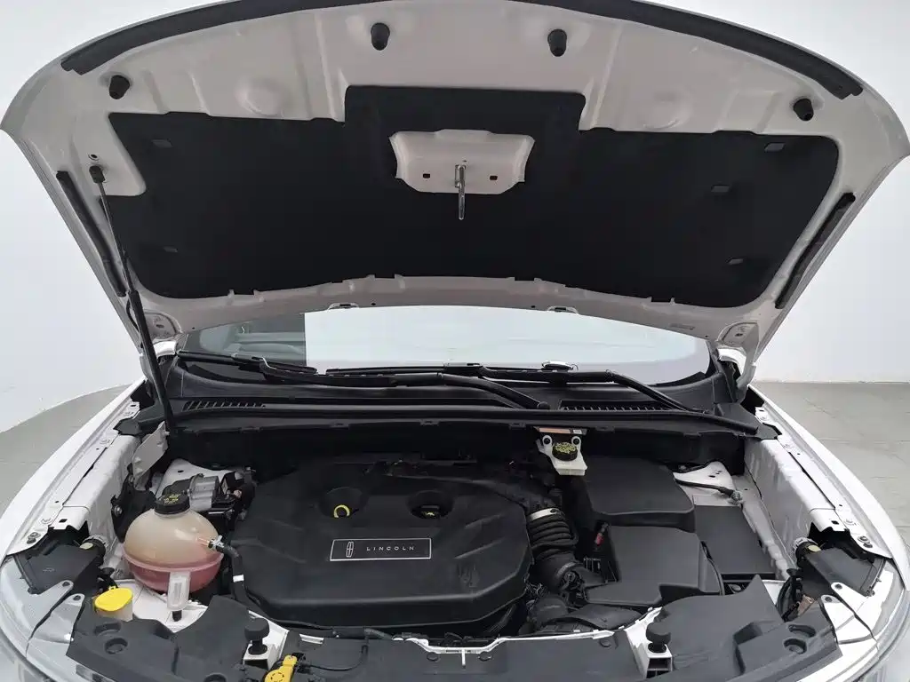 Lincoln MKC — миниатюра 6