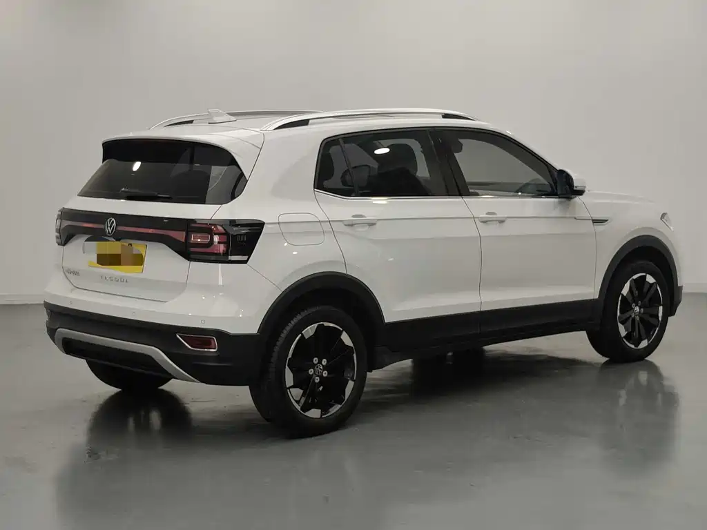 Volkswagen Tacqua 2021 1.5L AT Smart Connect