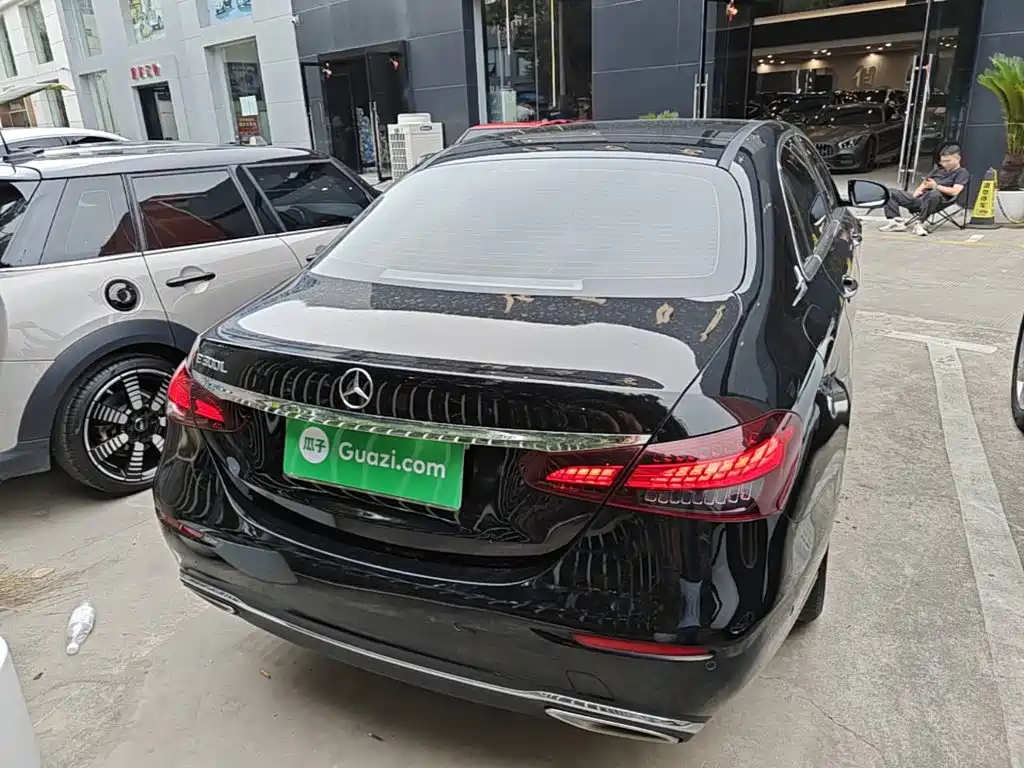 Mercedes-Benz E-Class — миниатюра 6