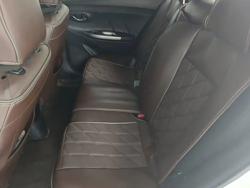 Toyota Yaris L — миниатюра 17