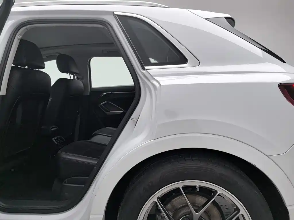 Audi Q3 — миниатюра 15
