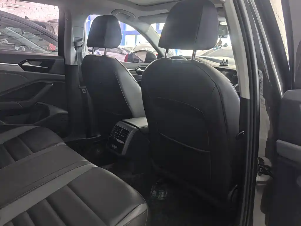 Volkswagen Sagitar — миниатюра 12