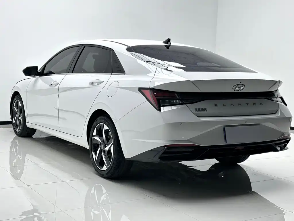 Hyundai Elantra — миниатюра 4