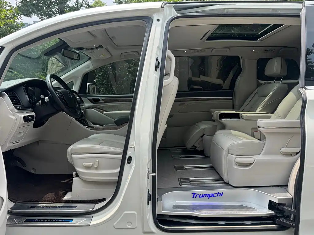GAC M8 2018 320T Luxury