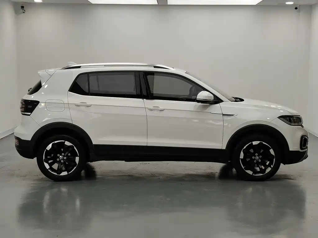 Volkswagen Tacqua 2021 1.5L AT Smart Connect