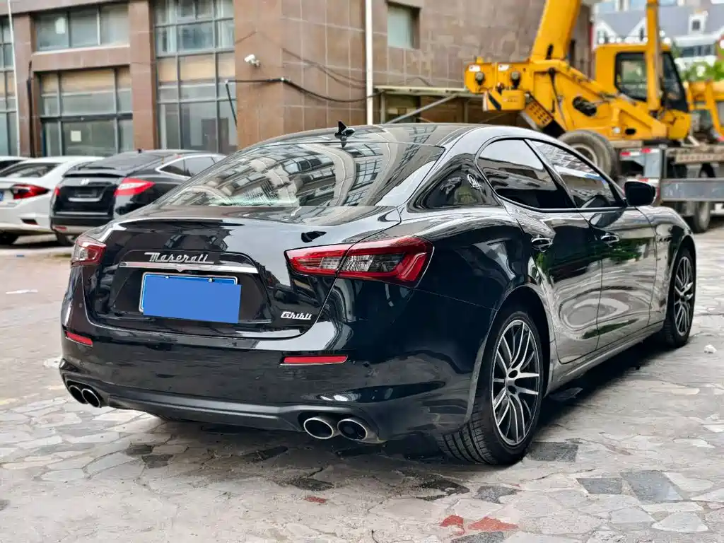 Maserati Ghibli — миниатюра 7