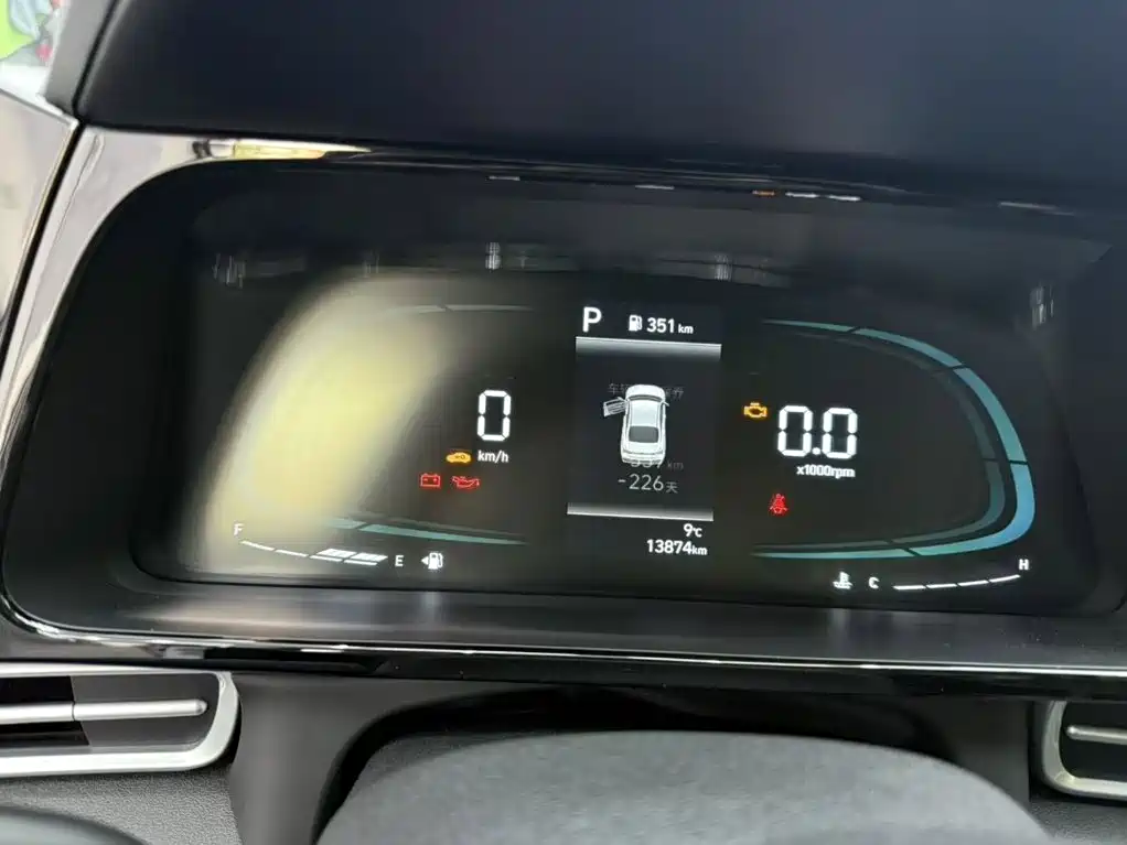 Hyundai Elantra — миниатюра 13