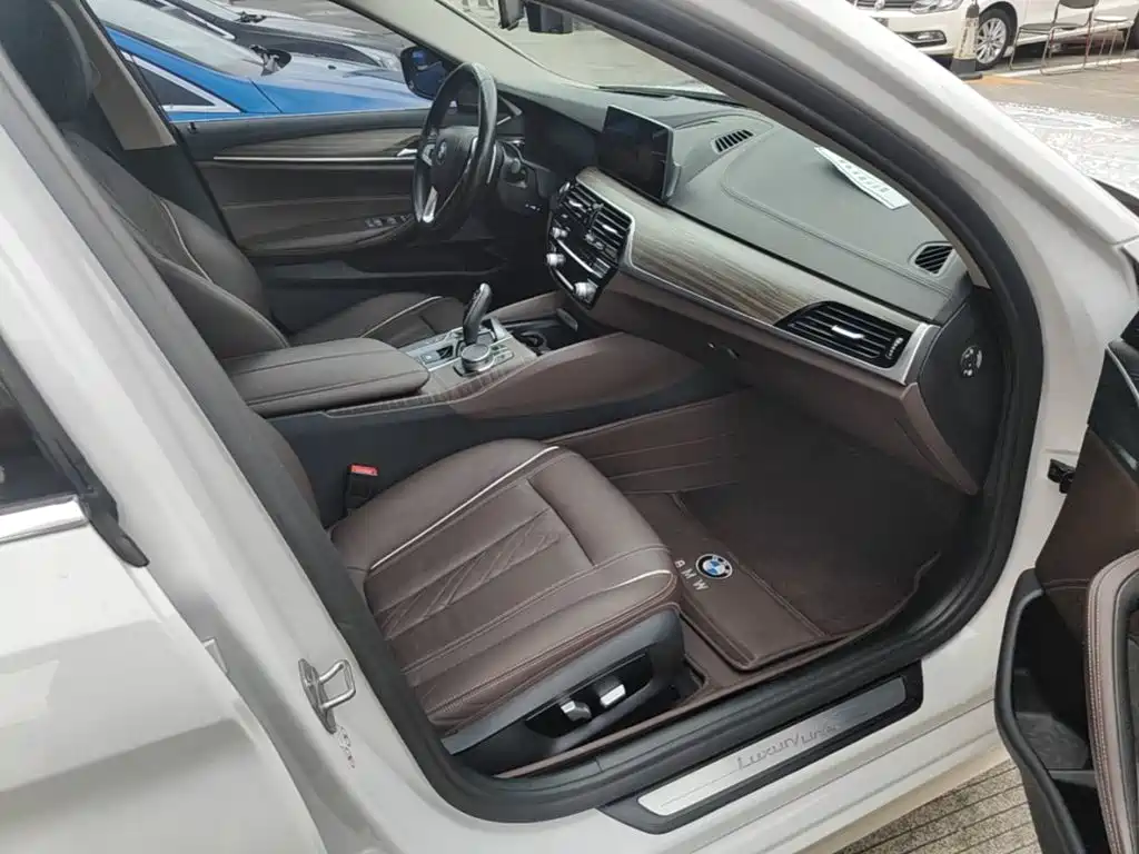 BMW 5 Series — миниатюра 25