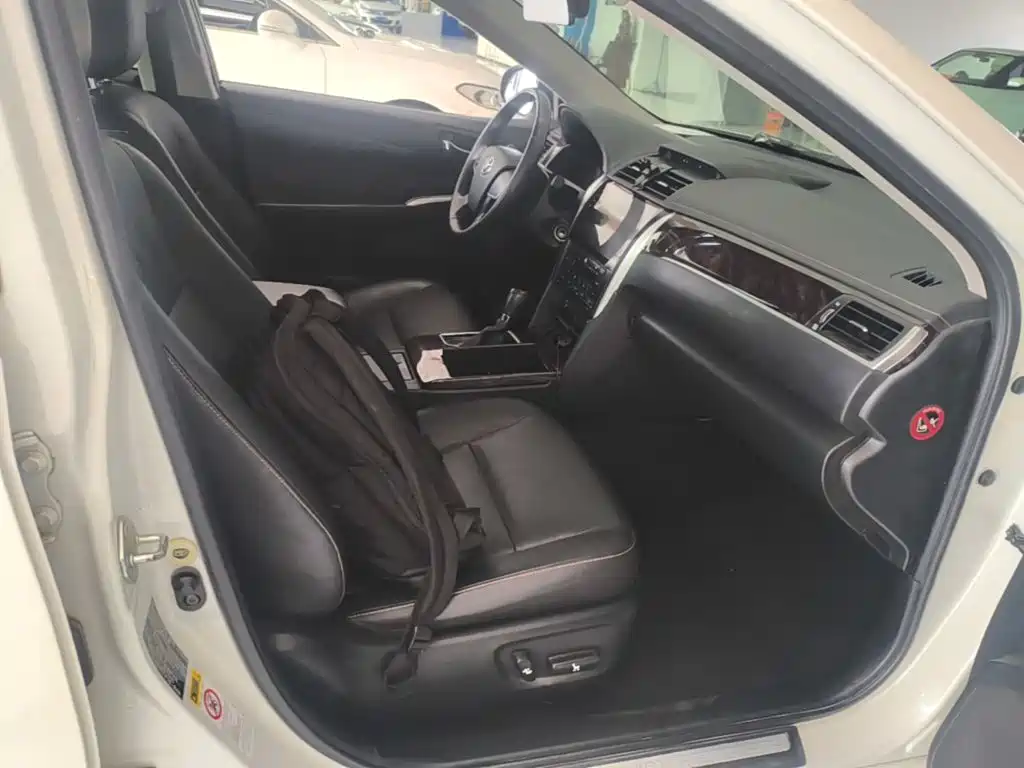 Toyota Camry — миниатюра 25