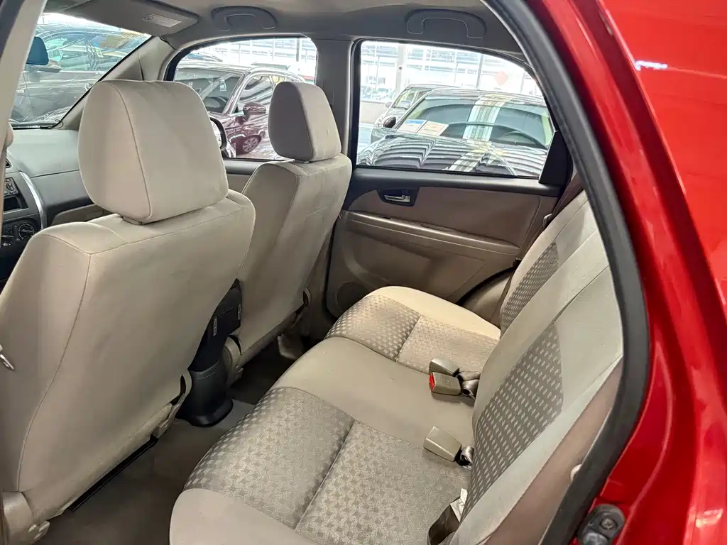 Suzuki SX4 2011 1.6L AT Comfort