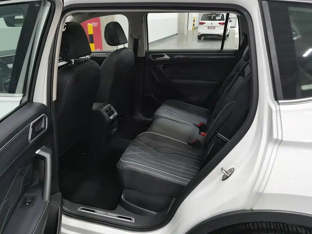 Volkswagen Tiguan L — миниатюра 15