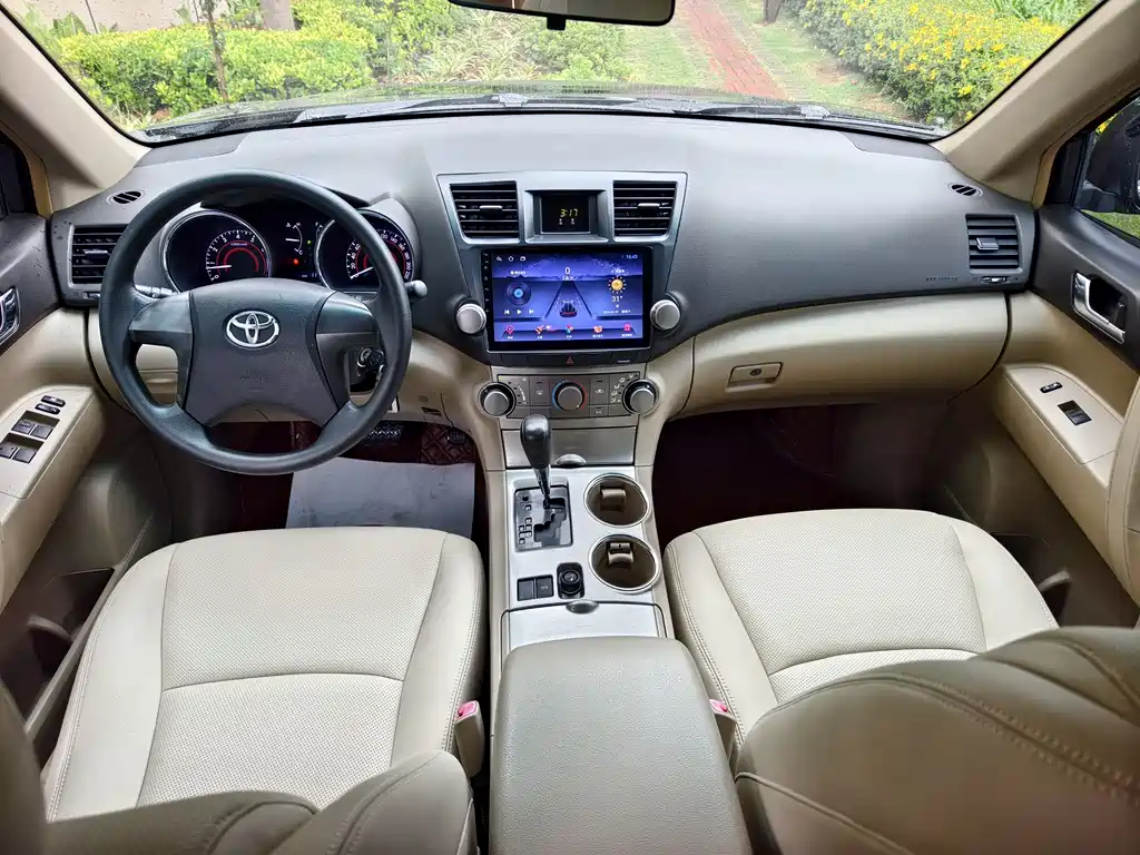 Toyota Highlander 2012 2.7L 5 мест Elite