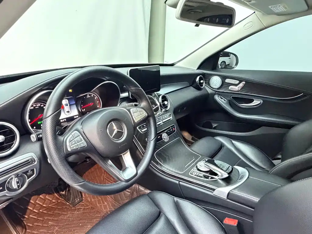 Mercedes-Benz C-Class — миниатюра 12