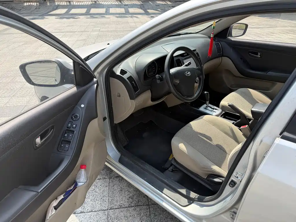 Hyundai Elantra — миниатюра 4