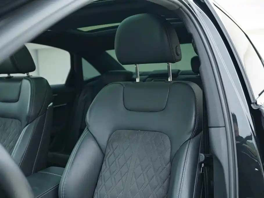 Audi A6L — миниатюра 12