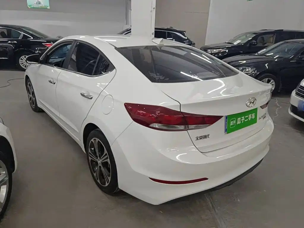 Hyundai Elantra — миниатюра 5