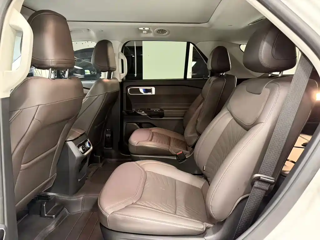 Ford Explorer — миниатюра 9