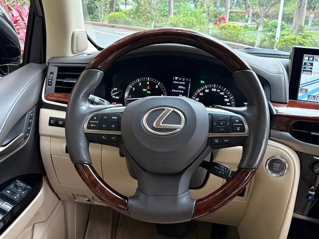 Lexus LX — миниатюра 18