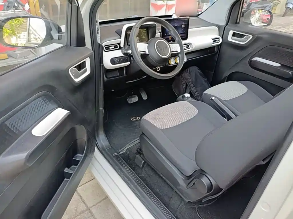 Wuling MINIEV — миниатюра 16