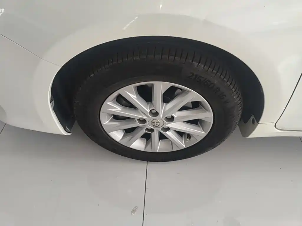Toyota Camry — миниатюра 23