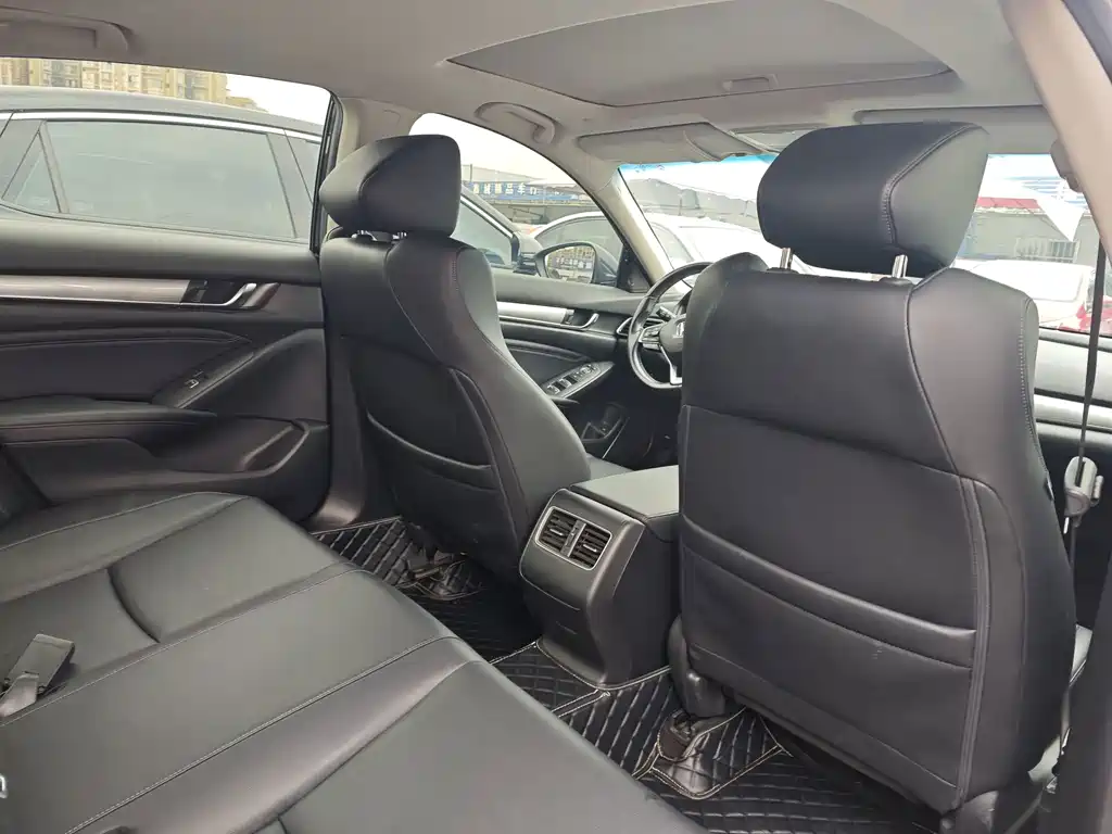 Honda Accord — миниатюра 9