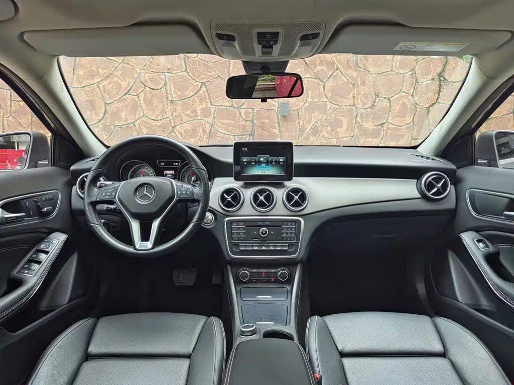 Mercedes-Benz GLA — миниатюра 11