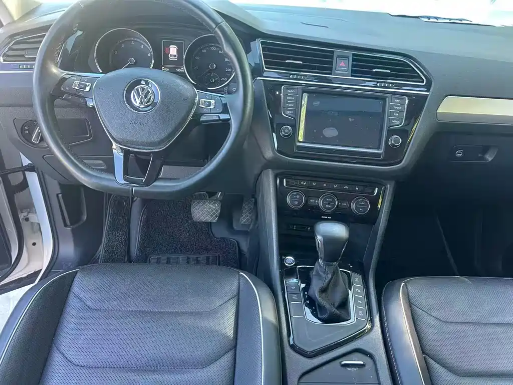 Volkswagen Tiguan L L 2017 330TSI AT Flagship