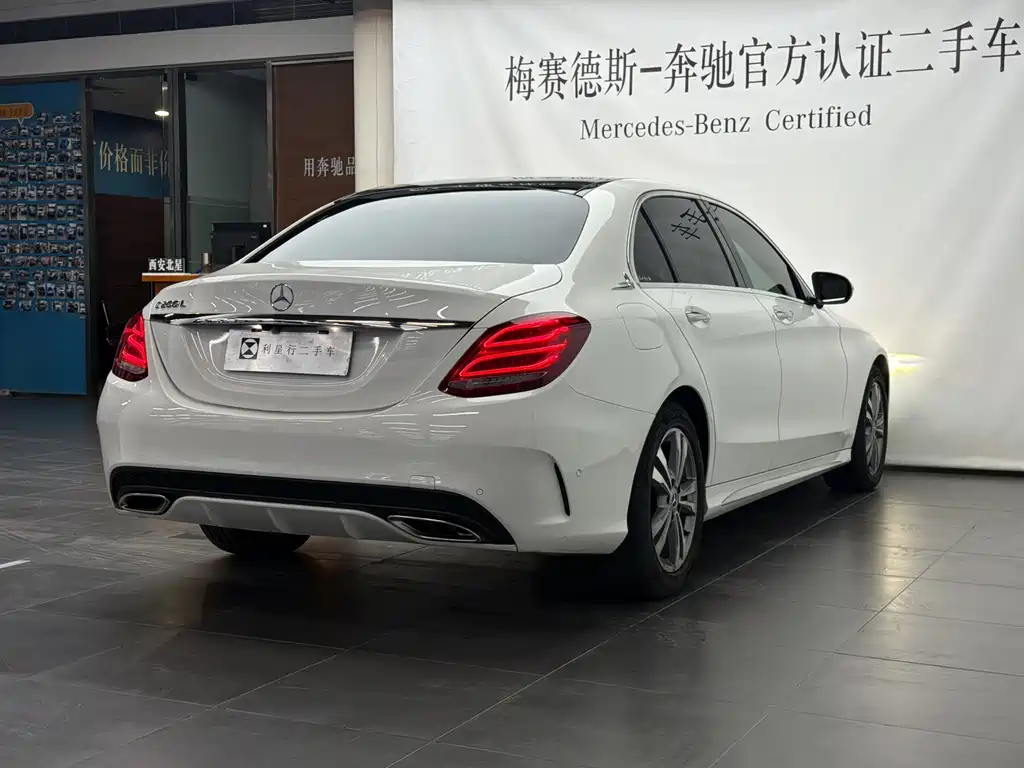 Mercedes-Benz C-Class — миниатюра 3
