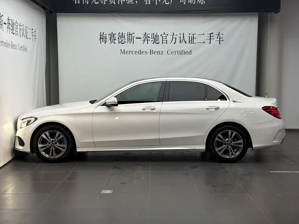 Mercedes-Benz C-Class — миниатюра 6