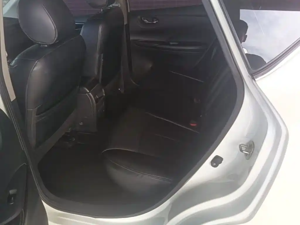 Nissan Tiida — миниатюра 17
