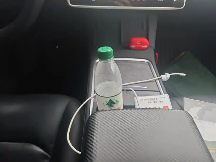 Tesla Model Y — миниатюра 16
