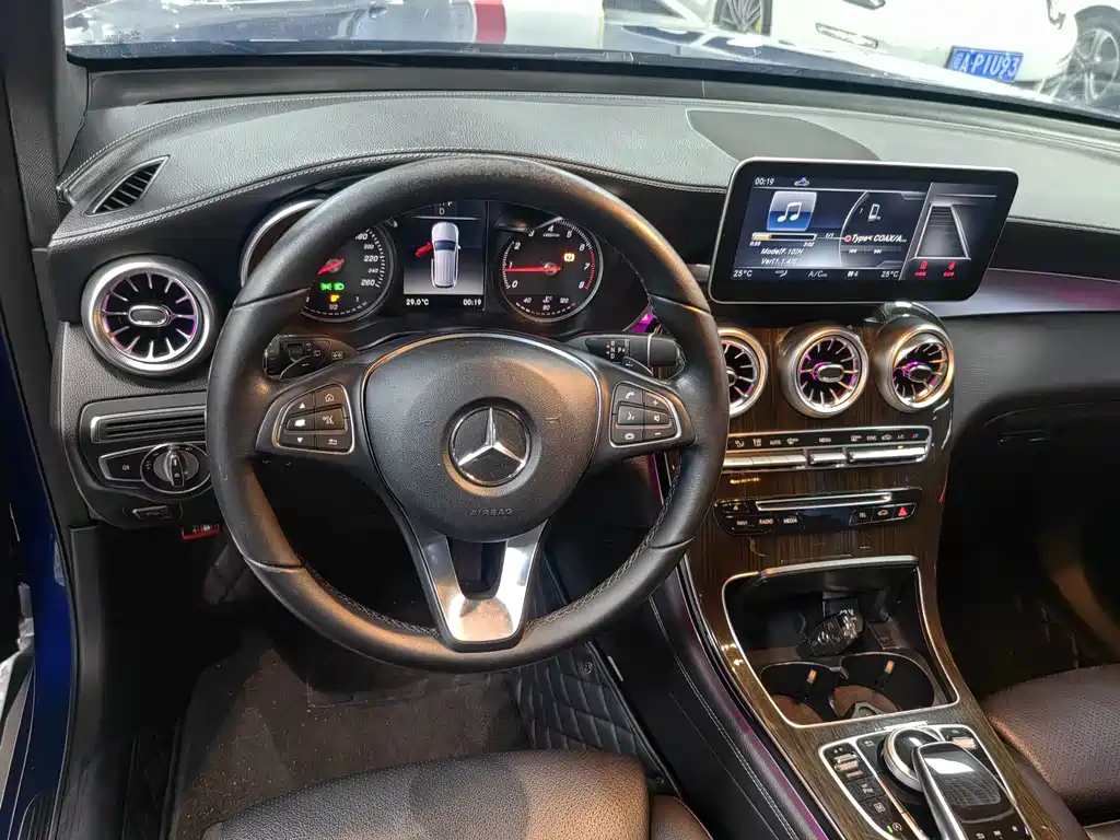 Mercedes-Benz GLC — миниатюра 8