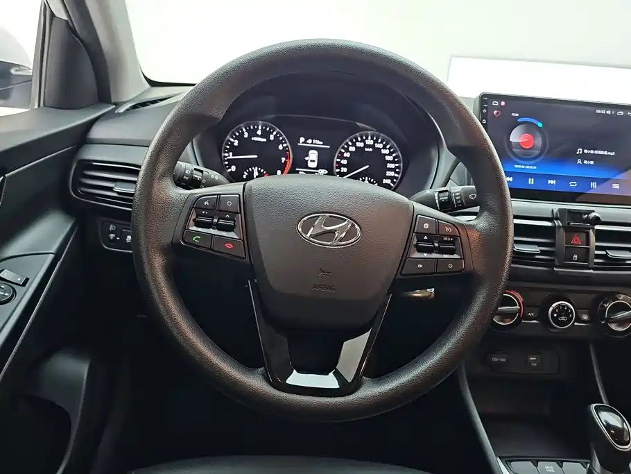Hyundai Elantra — миниатюра 15