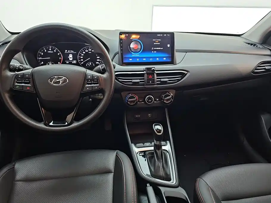 Hyundai Elantra — миниатюра 12