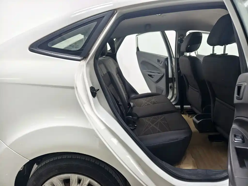 Ford Fiesta — миниатюра 15