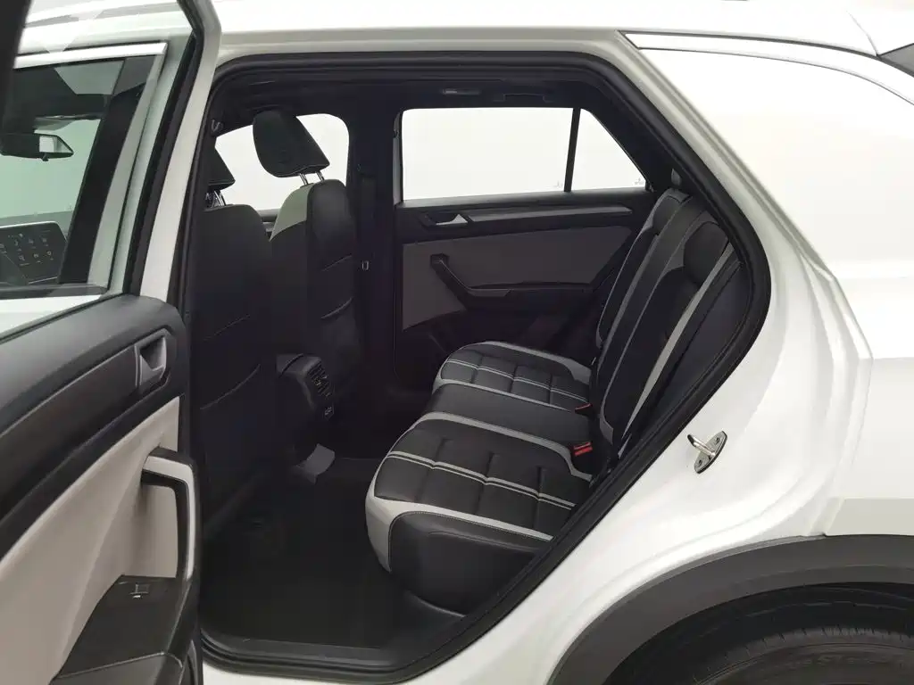 Volkswagen T-Roc — миниатюра 15