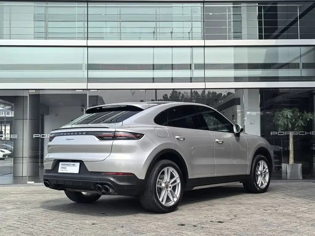Porsche Cayenne — миниатюра 4