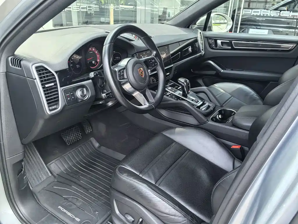 Porsche Cayenne — миниатюра 8