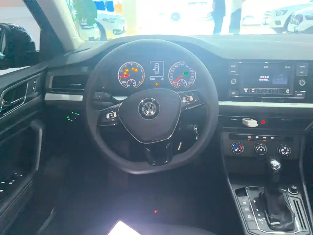 Volkswagen Lavida — миниатюра 11