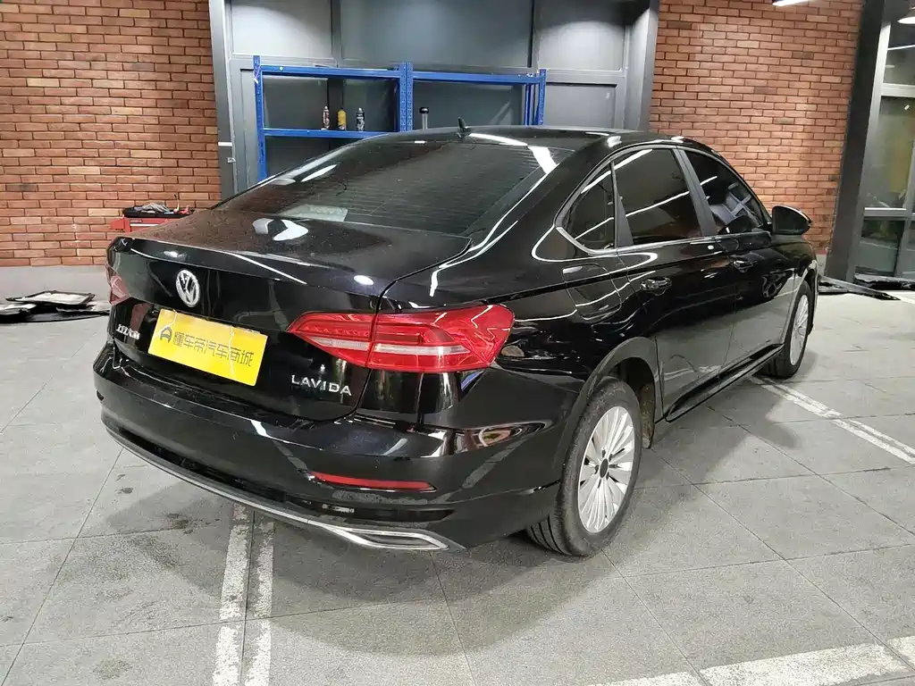 Volkswagen Lavida — миниатюра 4
