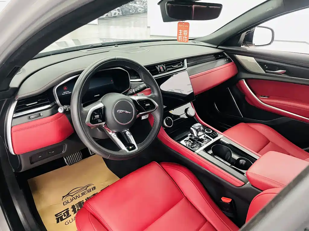 Jaguar XFL — миниатюра 6