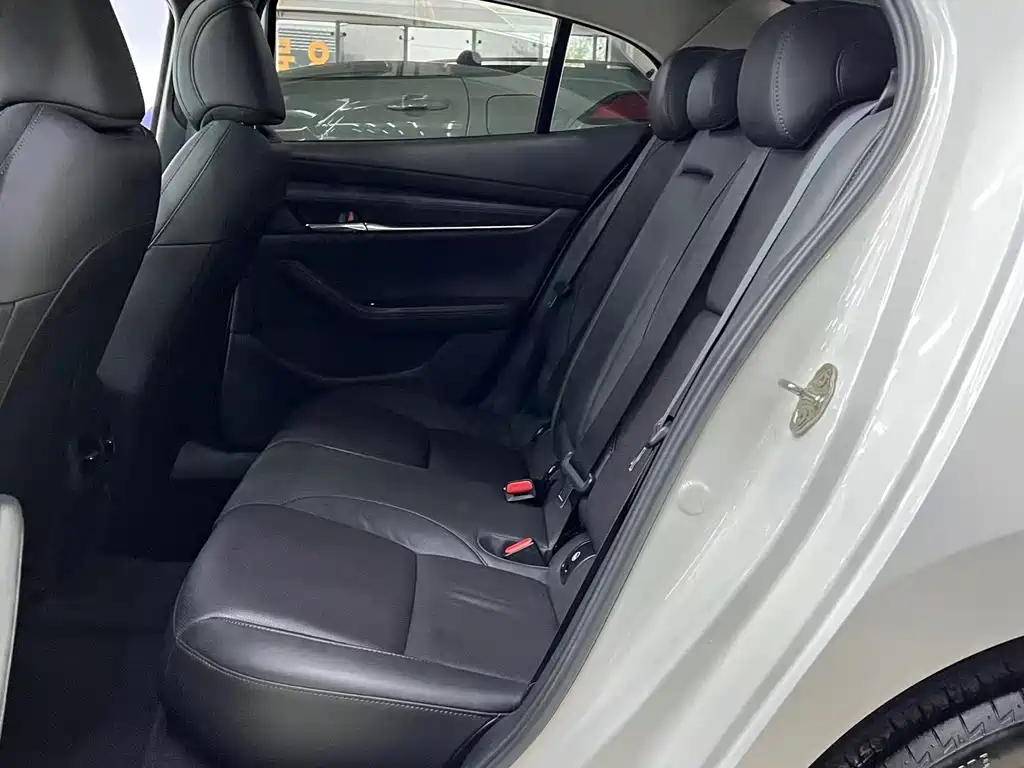 Mazda 3 Axela — миниатюра 13