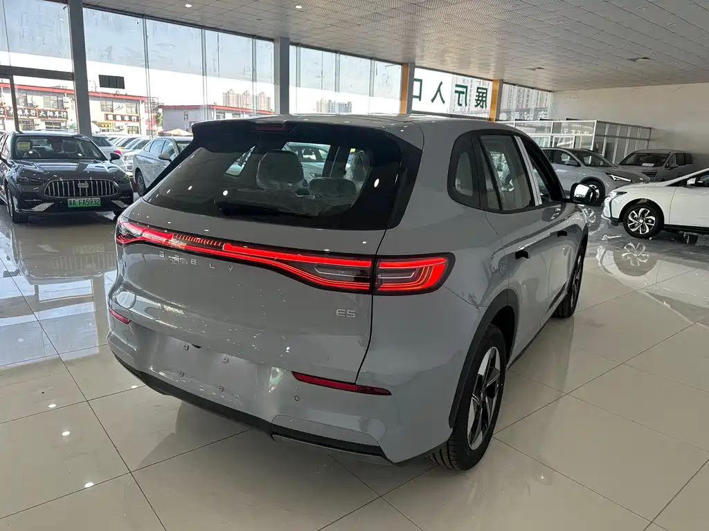 Geely Galaxy Galaxy E5 E5 2026 530km