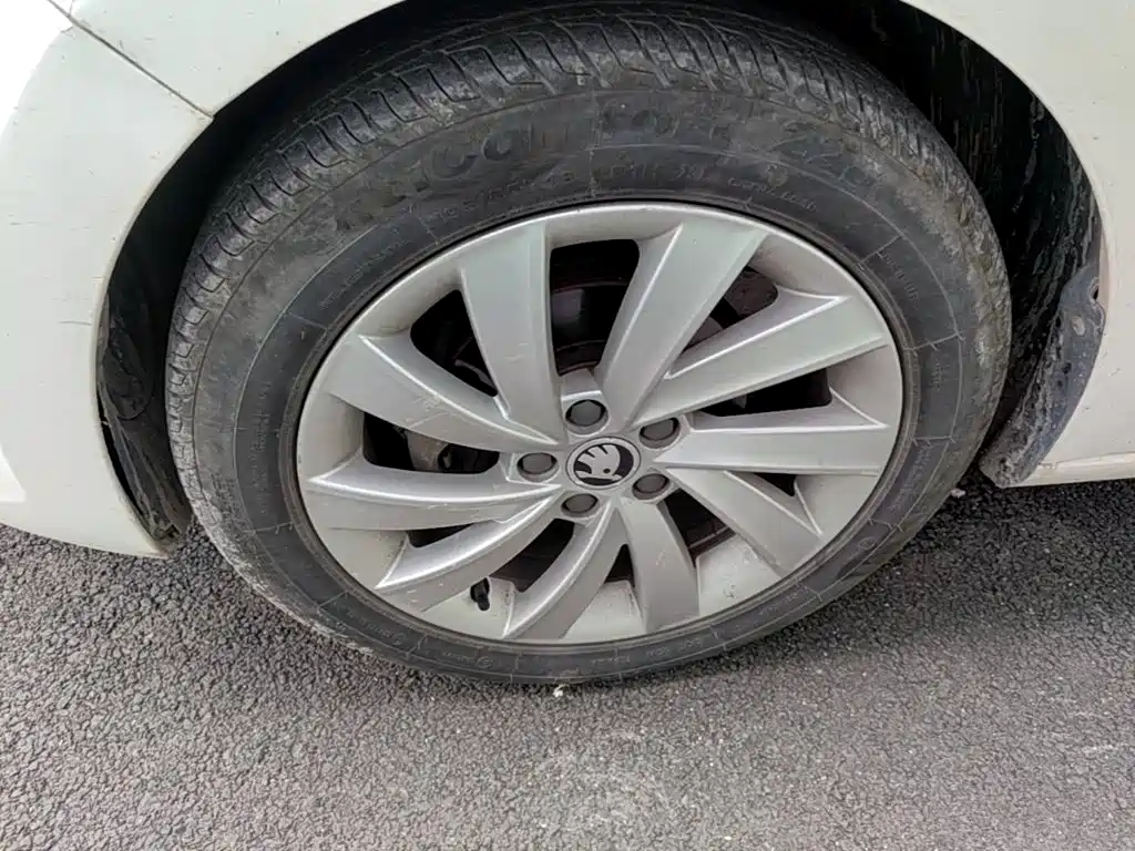 Skoda Rapid — миниатюра 23