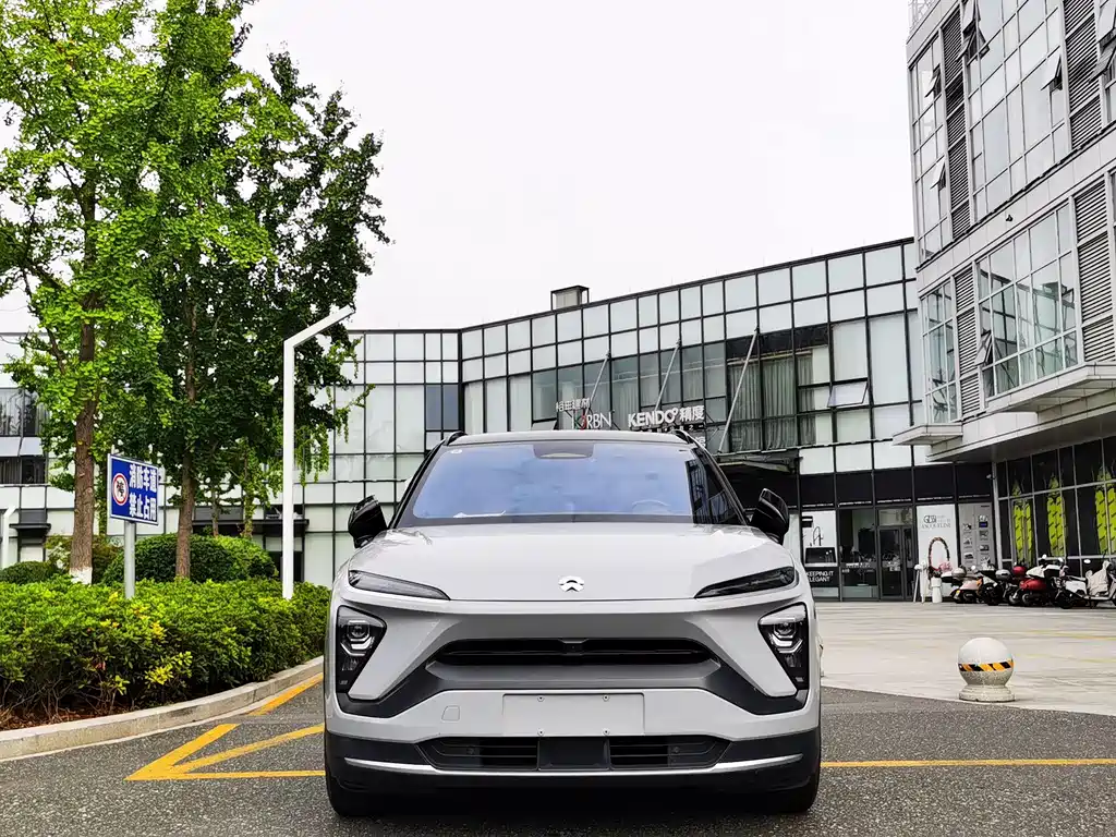 NIO ES6 — миниатюра 2