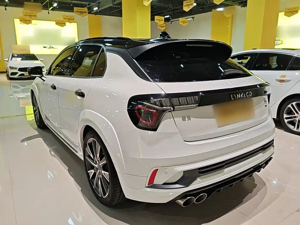 Lynk & Co 02 Hatchback — миниатюра 5